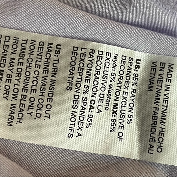 DONATED NOT AVAILABLE 
WHBM lavender floral top size SP - Picture 6 of 6